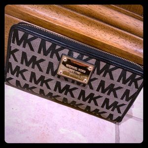 Michael Kors wallet (black)